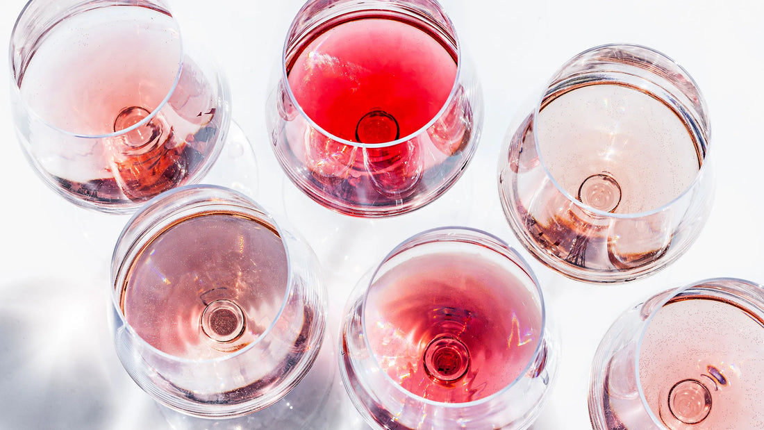 Rosé Wine คืออะไร ทำไมสีสวยมุ๊งมิ๊ง อร่อยมั้ย เรามีคำตอบค่ะ